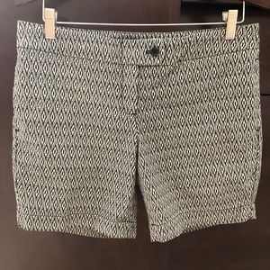 Kenar black/white pattern Bermuda shorts